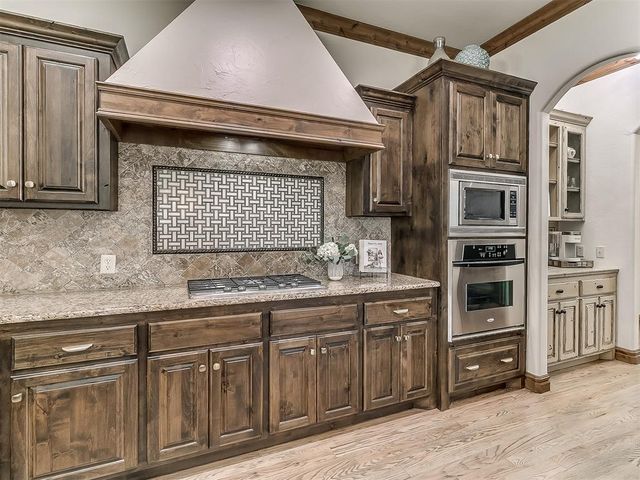 3209 Silvercliffe Court, Edmond, OK 73012