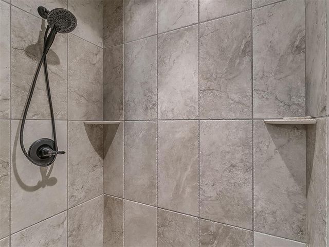 3209 Silvercliffe Court, Edmond, OK 73012