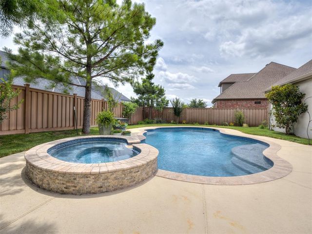 3209 Silvercliffe Court, Edmond, OK 73012
