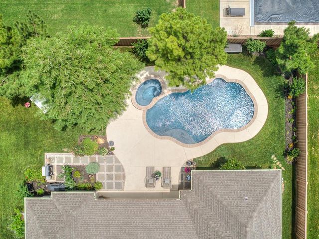 3209 Silvercliffe Court, Edmond, OK 73012