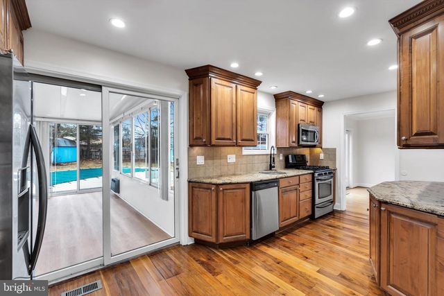 23 LANCASTER DR, Marlton, NJ 08053