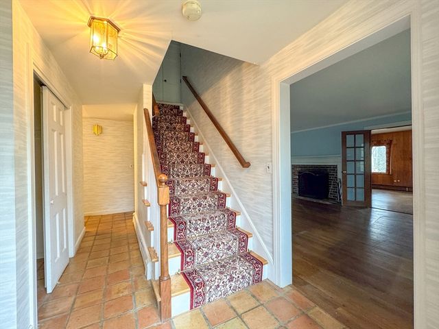 111 Log Hill Rd, Carlisle, MA 01741