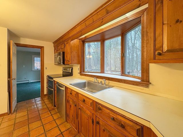 111 Log Hill Rd, Carlisle, MA 01741