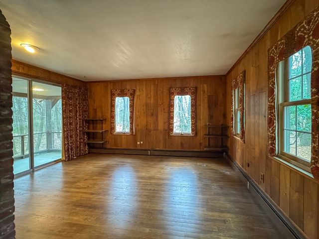 111 Log Hill Rd, Carlisle, MA 01741