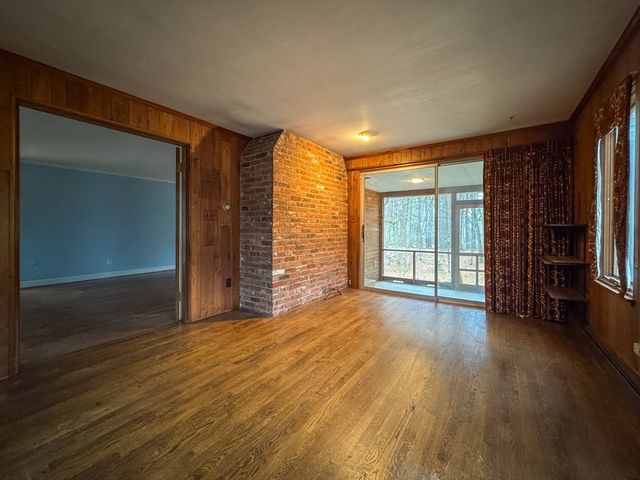 111 Log Hill Rd, Carlisle, MA 01741