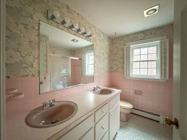 111 Log Hill Rd, Carlisle, MA 01741