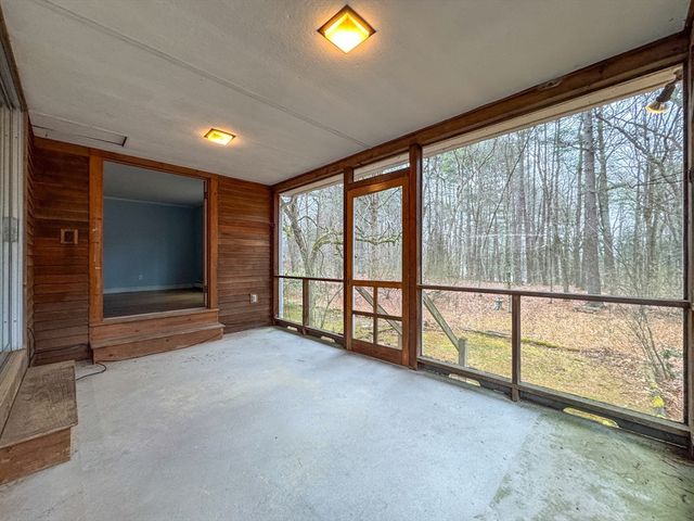 111 Log Hill Rd, Carlisle, MA 01741