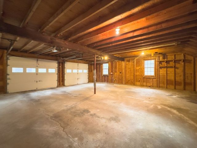 111 Log Hill Rd, Carlisle, MA 01741