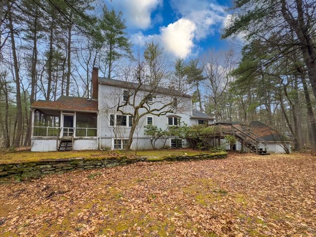 111 Log Hill Rd, Carlisle, MA 01741
