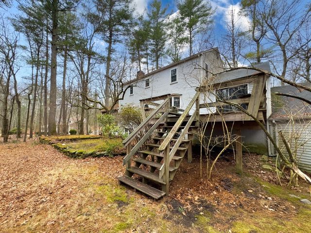 111 Log Hill Rd, Carlisle, MA 01741