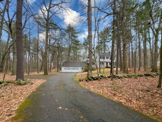 111 Log Hill Rd, Carlisle, MA 01741