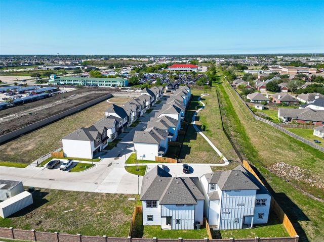 6702 Metro Blvd 52, Houston, TX 77083