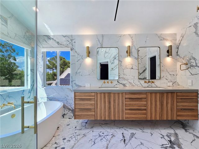 9708 Craighead Lane, Las Vegas, NV 89117