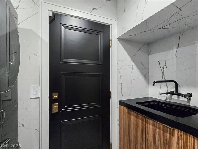 9708 Craighead Lane, Las Vegas, NV 89117