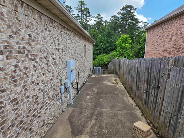 15516 Hartford Street, Little Rock, AR 72223