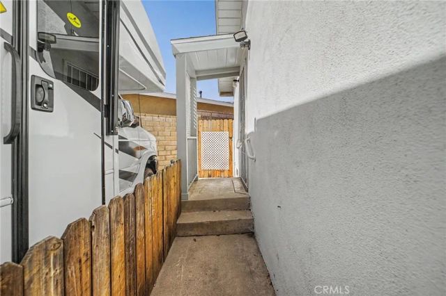 138 N Vecino Avenue, Glendora, CA 91741