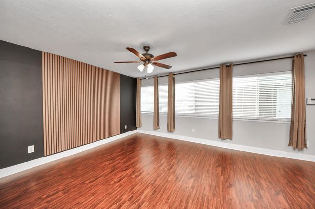 1536 Kew Garden Drive, Houston, TX 77047