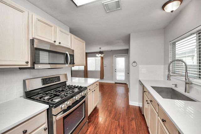 1536 Kew Garden Drive, Houston, TX 77047