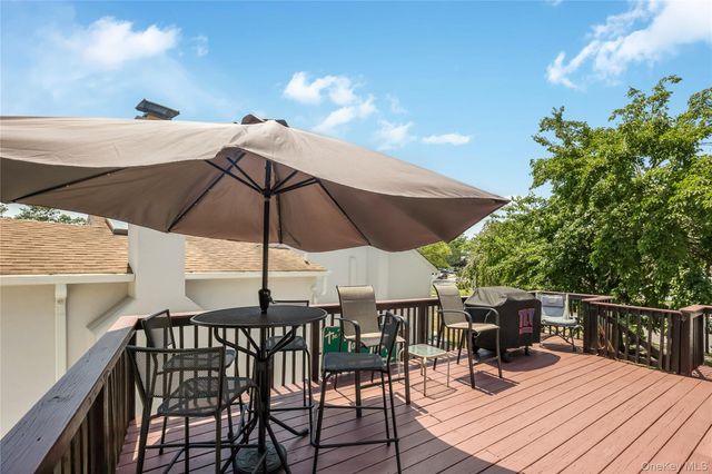 900 Flanders Drive, North Woodmere, NY 11581