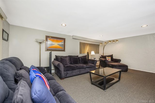 900 Flanders Drive, North Woodmere, NY 11581