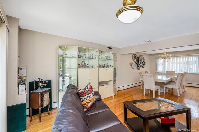 900 Flanders Drive, North Woodmere, NY 11581