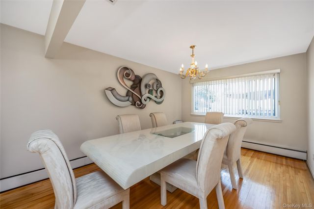 900 Flanders Drive, North Woodmere, NY 11581