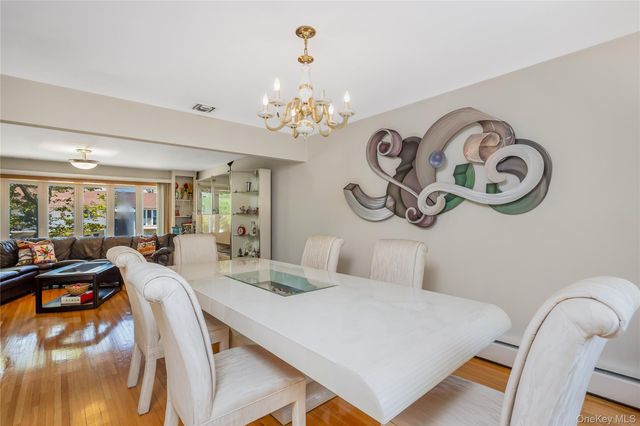 900 Flanders Drive, North Woodmere, NY 11581