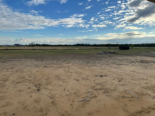 300 Horizon Road, Valley View, TX 76272