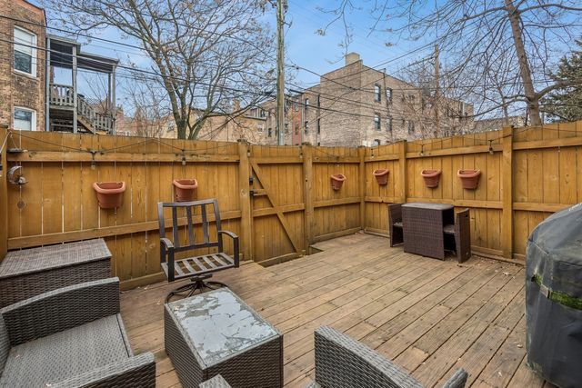 1627 W Belle Plaine Avenue, Chicago, IL 60613