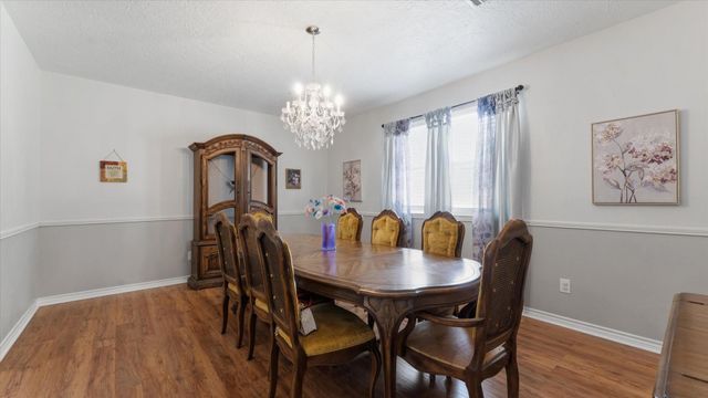 1928 Greentree Drive, Huntsville, TX 77340
