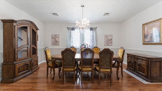 1928 Greentree Drive, Huntsville, TX 77340