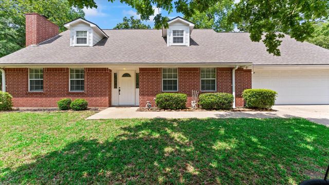1928 Greentree Drive, Huntsville, TX 77340