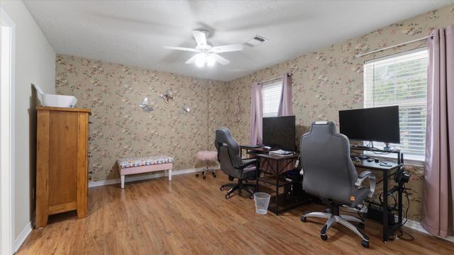 1928 Greentree Drive, Huntsville, TX 77340