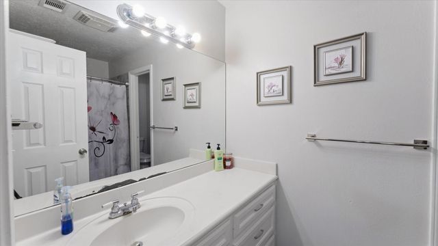 1928 Greentree Drive, Huntsville, TX 77340