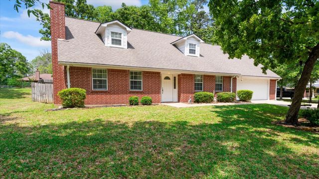1928 Greentree Drive, Huntsville, TX 77340