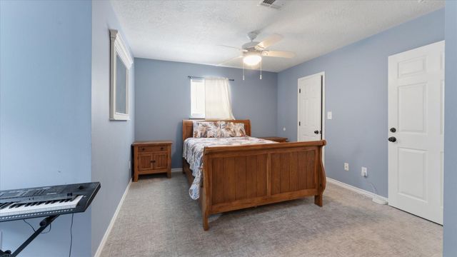 1928 Greentree Drive, Huntsville, TX 77340