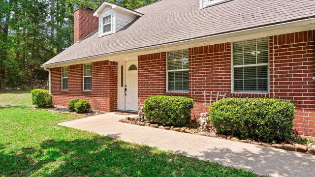 1928 Greentree Drive, Huntsville, TX 77340