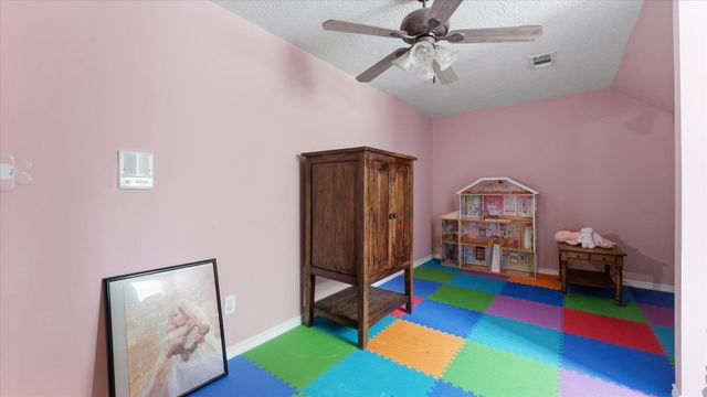 1928 Greentree Drive, Huntsville, TX 77340