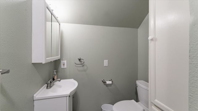 1928 Greentree Drive, Huntsville, TX 77340