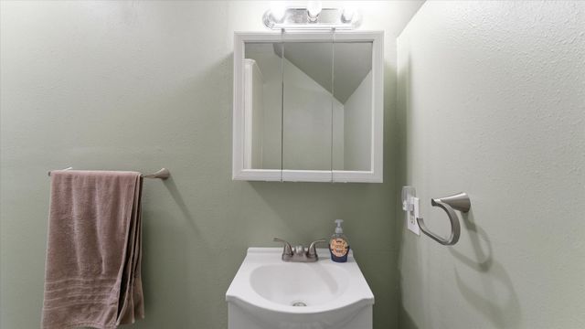 1928 Greentree Drive, Huntsville, TX 77340