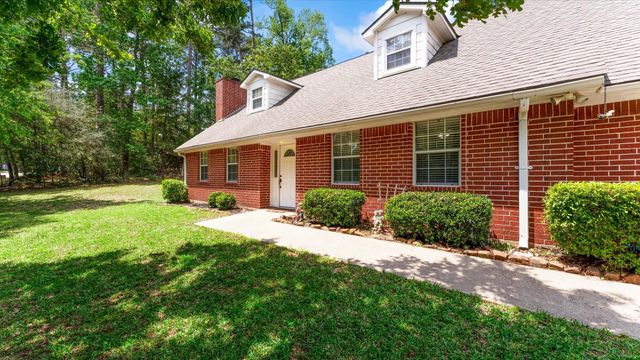 1928 Greentree Drive, Huntsville, TX 77340