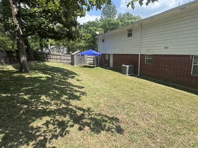 1928 Greentree Drive, Huntsville, TX 77340