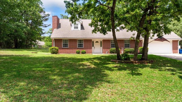 1928 Greentree Drive, Huntsville, TX 77340