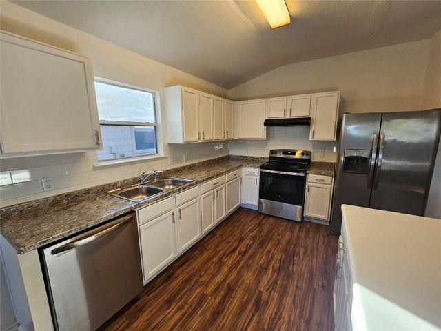 5213 English Glade DR, Austin, TX 78724