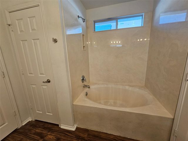 5213 English Glade DR, Austin, TX 78724