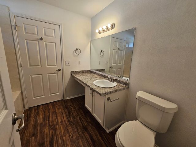 5213 English Glade DR, Austin, TX 78724