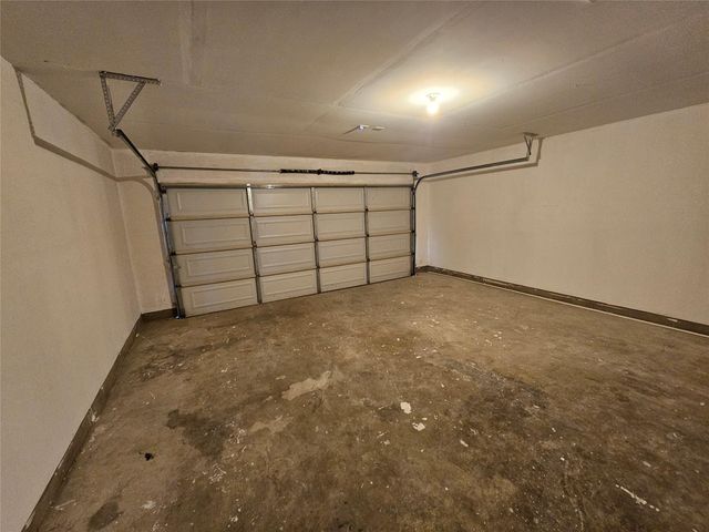 5213 English Glade DR, Austin, TX 78724