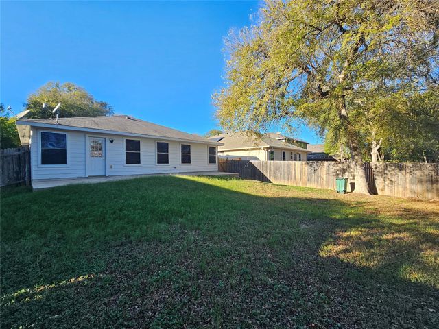 5213 English Glade DR, Austin, TX 78724