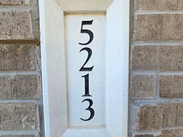 5213 English Glade DR, Austin, TX 78724