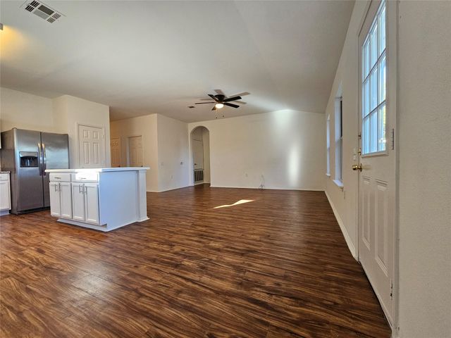 5213 English Glade DR, Austin, TX 78724